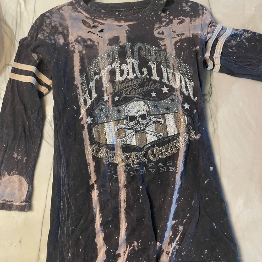 Women’s Affliction shirt
